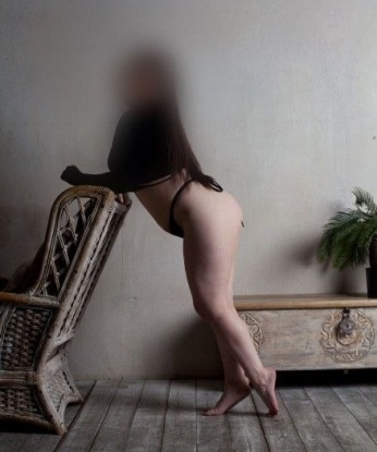 Живу в Москве и знаю все ее самые уютные уголки. У меня опыт и мастерство, чтобы доставить тебе настоящее удовольствие. Ты можешь расслабиться и наслаждаться каждым мгновением, проведенным со мной. Мои услуги включают классический секс, оральные ласки, ролевые игры и многое другое. Приятный бонус – мои уникальные фото и положительные отзывы. 😘 💋 😈
Возникают желания? Обязательно свяжись со мной и мы сможем провести незабываемое время вместе. 📞 😉 Людмила