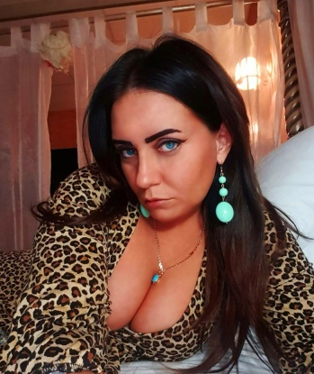 🔥 У меня в Москве уютная и удобная квартира, где ты сможешь погрузиться в мир блаженства и наслаждений. У меня есть все, что нужно, чтобы удовлетворить твои желания и фантазии. 😈
Я предлагаю тебе широкий выбор услуг, начиная от классического секса и оканчивая эротическим массажем. 😘 Моя нежная кожа и шикарные формы доставят тебе непередаваемое удовольствие, а ты сможешь отдохнуть от повседневности и погрузиться в сладкий мир наслаждения со мной. 🌹
У меня множество положительных отзывов от моих довольных клиентов, которые говорят, что я истинная профессионалка в своем деле. Мои фото 100% реальны, и я гарантирую, что ты получишь то, что видишь на них. 😉
Так что не медли, дорогой мужчина, и позвони мне прямо сейчас. Долгожданная встреча ждет нас в Москве! 🌇💋 Ксения